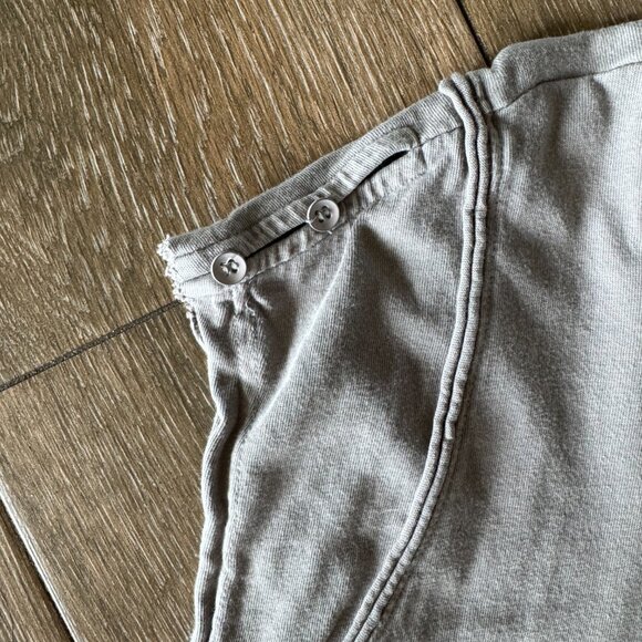 Free People gray button cap sleeve Tee size medium - Picture 4 of 9
